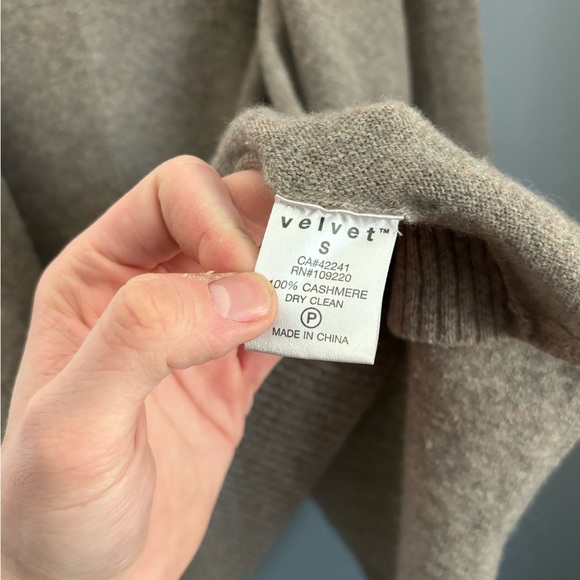 Velvet by Graham & Spencer 100% Cashmere Draped Cardigan Size Small - Picture 4 of 4